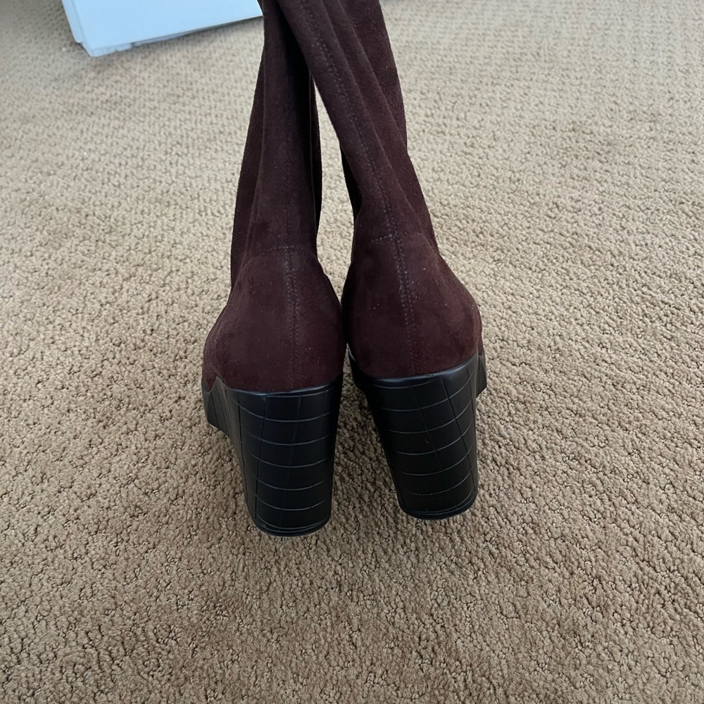 Like new Vaneli brown suede ankle boots - size 9 M - Picture 4 of 8
